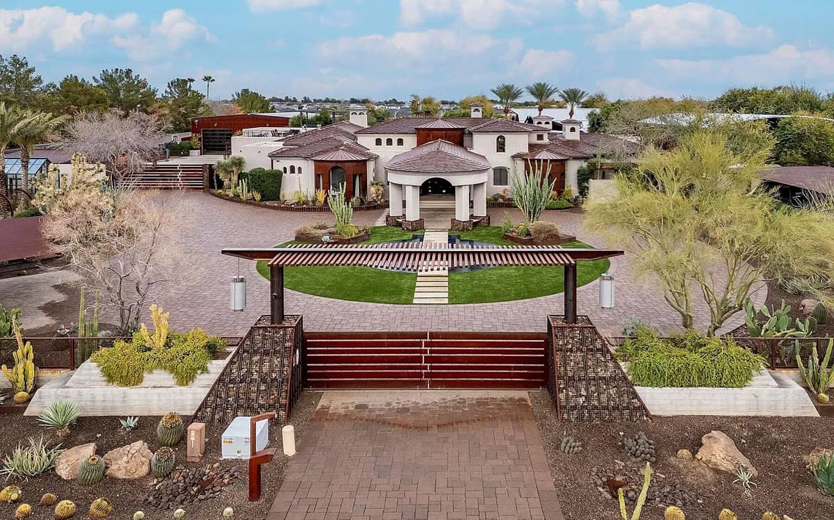 This Arizona Mansion is the Premier Complex for Sports and Entertainment (Photos)