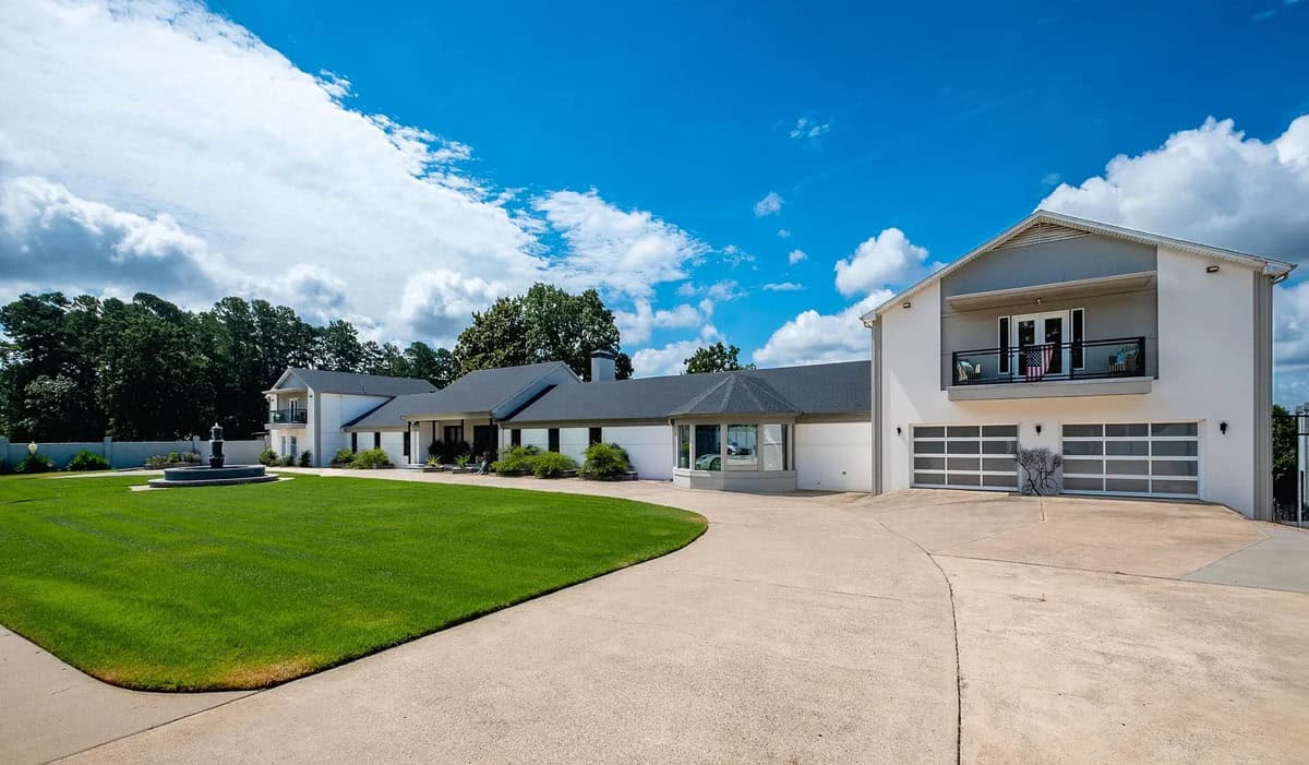 This is a Unique Chance to own one of Little Rock’s most Historic Mansions (Photos)