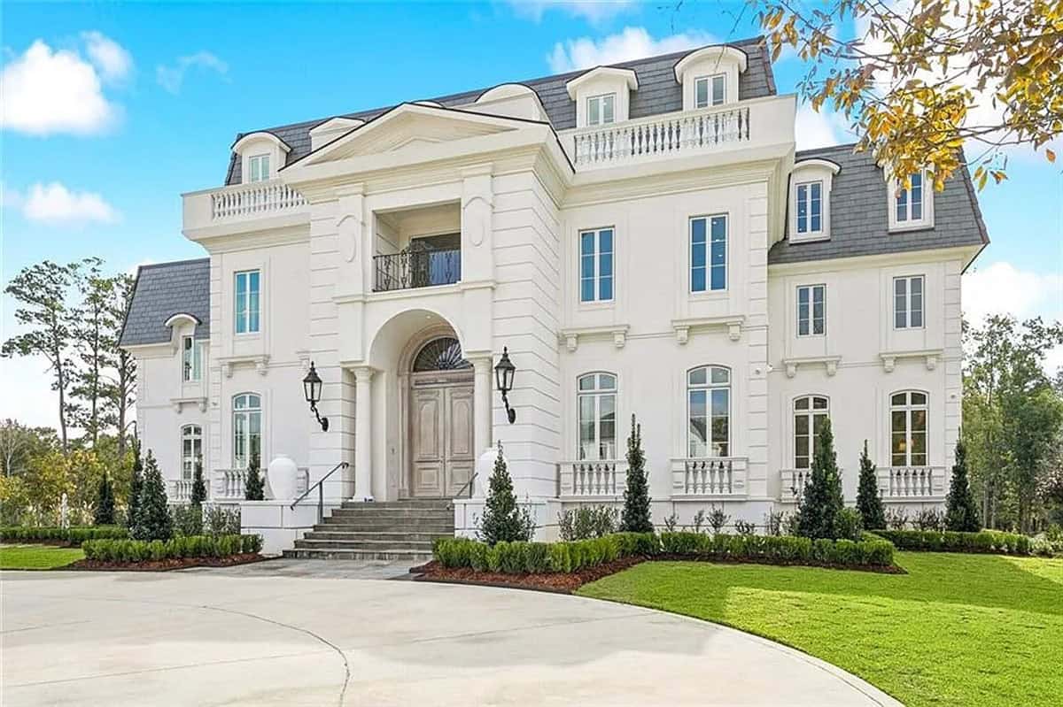 This Mansion in Louisiana Features over 55 Rooms within its Expansive 17,100 Sq Ft (Photos)