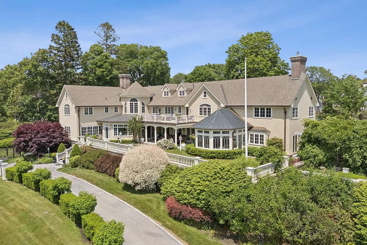 A Remarkable Mansion in Maine, Rich in History and Timeless Charm (Photos)