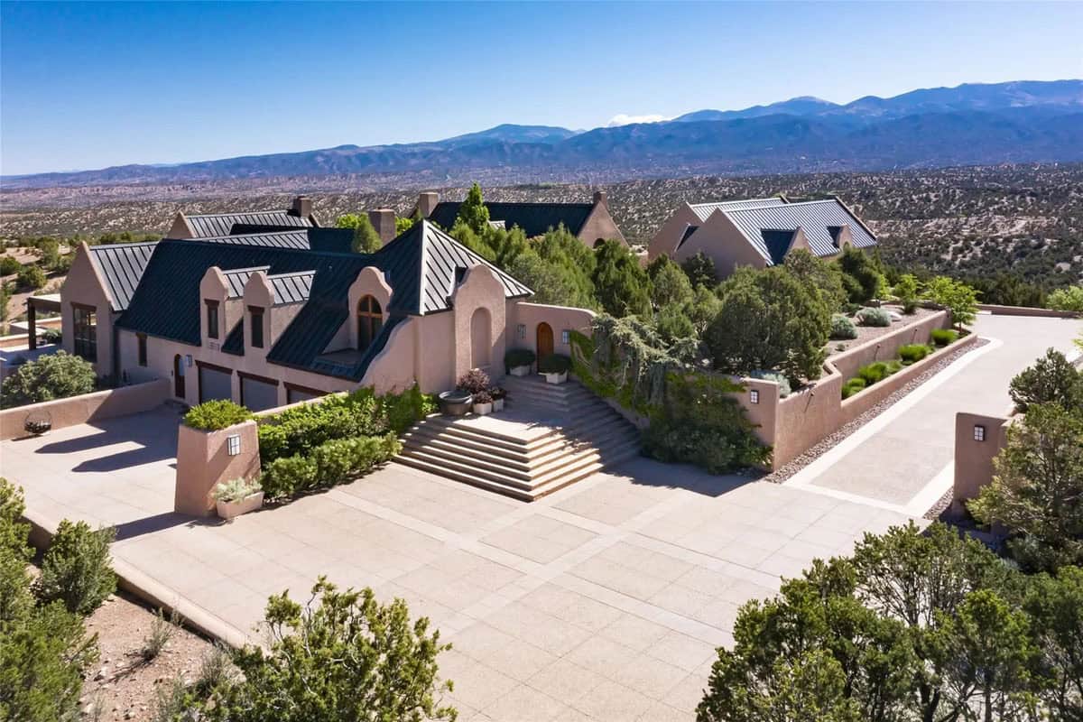 Breathtaking Mountain Views with this Stunning Contemporary Estate in Santa Fe (Photos)