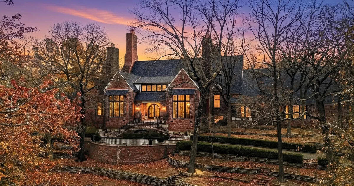 This English-Style Manor is set on nearly 3 Acres in Oklahoma (Photos)