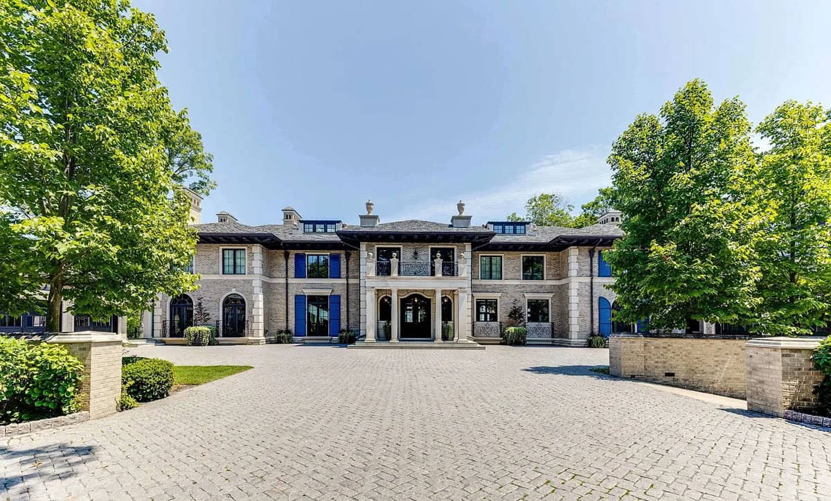 This is an Extraordinary Estate in Illinois, with 570 Feet of Lake Michigan Shoreline (Photos)