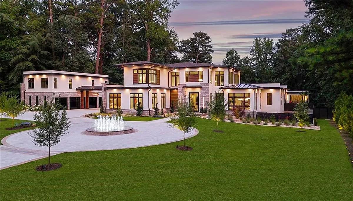 This Mansion in Atlanta comes Fully Furnished with High-End Furniture, Decor, and Art (Photos)