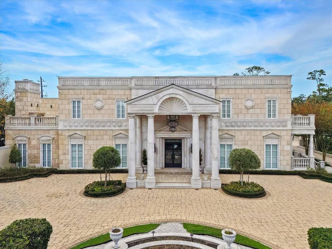 A Magnificent Estate, Showcasing an Exceptional Level of Luxury with Elegant Design (Photos)