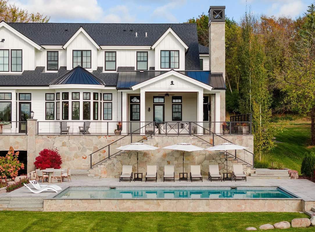 This Mansion Rests on Nearly 5 Acres of Land, with Uninterrupted Views of the Bay (Photos)