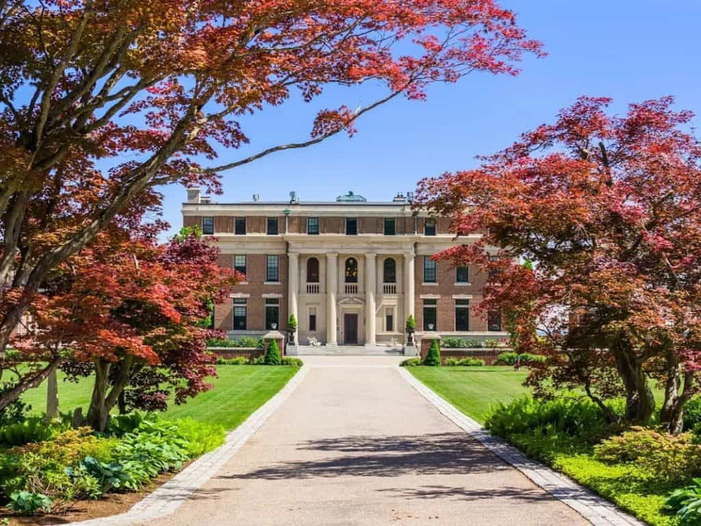Rock Edge | A Legendary Gold Coast Oceanfront Estate (Photos)